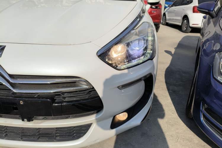 Used DS 5 2013 1.6T Elegant Edition THP160
