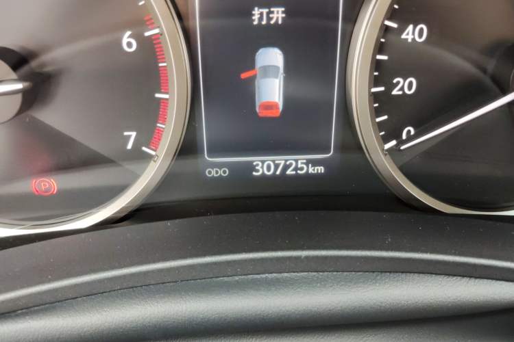 Used Lexus NX 2015 200T All-Wheel-Drive Fēngshàng Edition Odometer Close Up