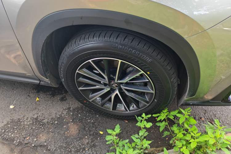 Used Lexus NX New Energy 2022 400h+ Comfort Edition Right Front Wheel Hub