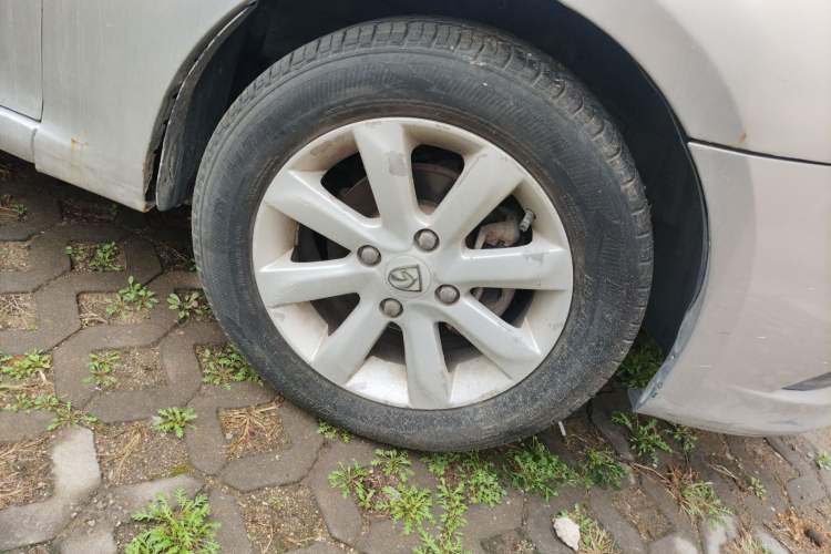 Used Baojun 630 2011 1.5L manual standard version