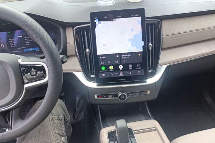 Used Volvo XC90 2026 B5 All-Wheel-Drive Smart Comfort Luxury 5-Seater Audio And AC Panel