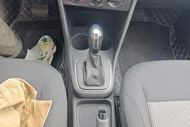 Used Volkswagen Polo 2016 1.4L Automatic Trendy Model Gear Lever