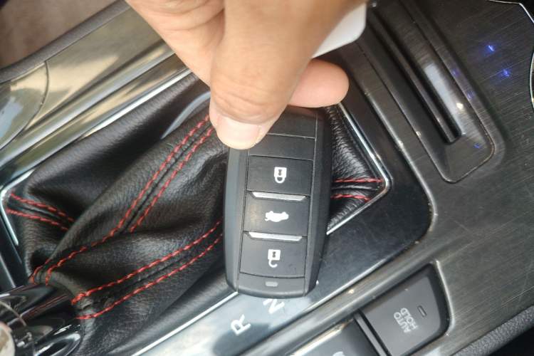 Used CHANGAN CS75 2017 Shangkui Edition 1.5T Automatic Fengxiang Model
