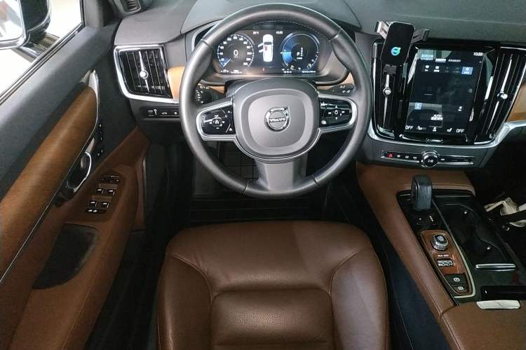 Used Volvo S90 New Energy 2021 T8 eDrive Hybrid Zhiyi Luxury Edition Steering Wheel