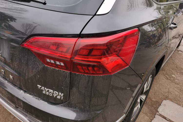 Used Volkswagen Tayron 2020 280TSI Two-Wheel Drive Luxury Connect Edition Right Rear Taillight