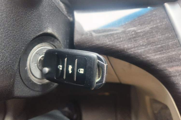 Used CHANGAN Raeton 2014 1.8T Automatic Elite Anniversary Edition China V Standard