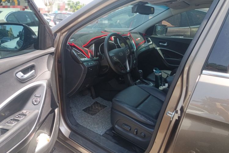 Used Hyundai Santa Fe 2015 2.0T Automatic Two-Wheel Drive Smart Version 5 Seats