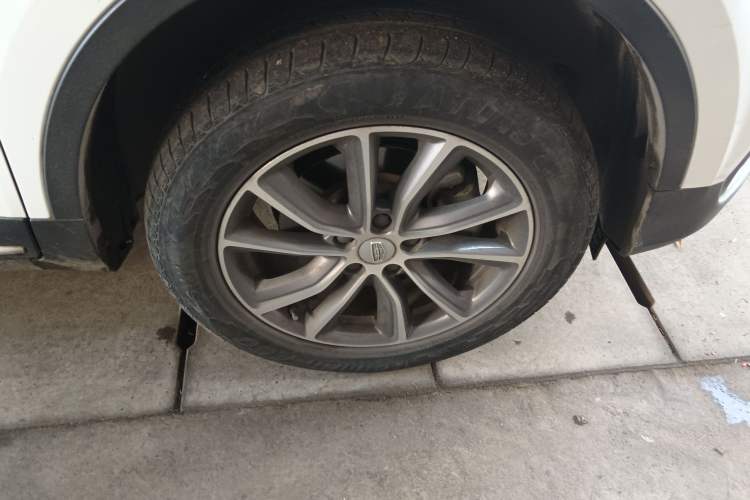 Used Geely Auto Emgrand X7 Sport 2020 1.8TD DCT Two-Wheel Drive Smart Connect 4G-Enabled Version
