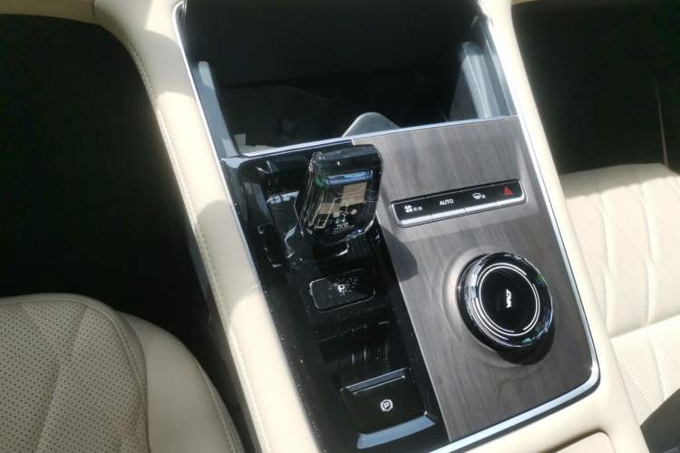 Used Geely Auto Monjaro L 2025 Dongfang Yao 2.0TD Automatic Lanxing Edition
