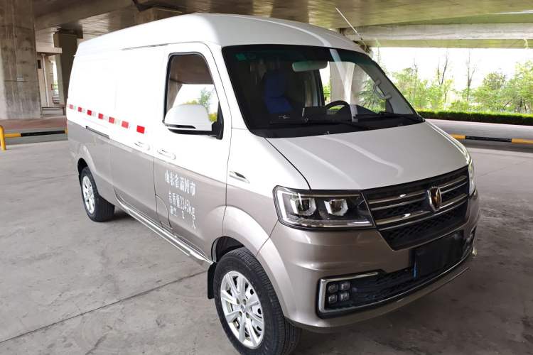 Used Jinbei New Hiace S 2023 1.5L Wealth Edition Van 2/5-Seater Non-Air-Conditioned Version SWC15M