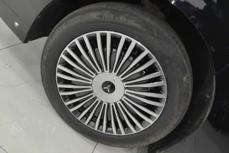 Used VOYAH Dream 2025 PHEV Four-Wheel-Drive Flagship Kunpeng Edition