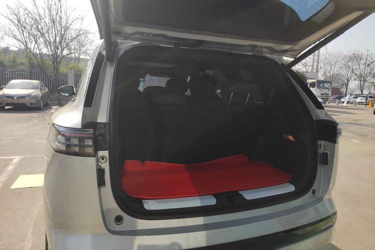 Used Dongfeng eπ eπ008 2024 210Max Range-Extended Version 6 Seats