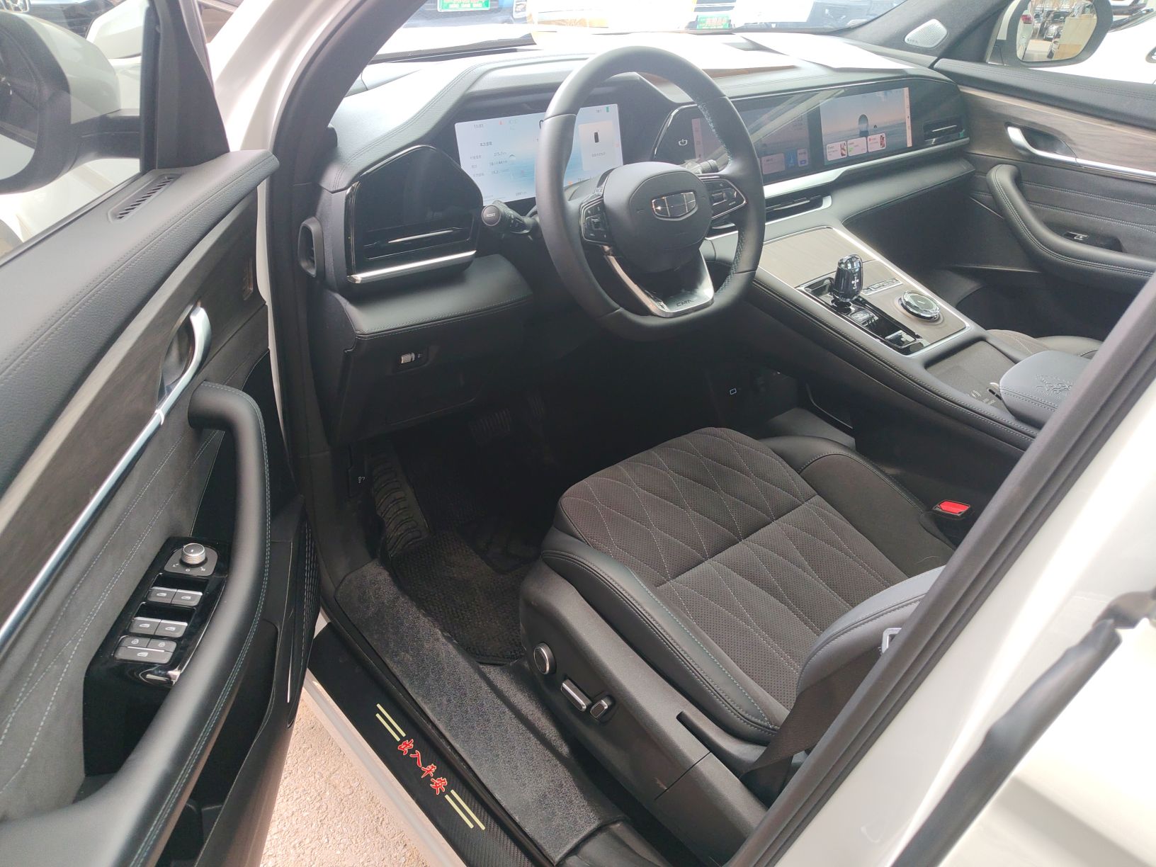 Geely Auto Monjaro L 2025 Dongfang Yao 2.0TD Automatic Lanxing Edition — снимка 18