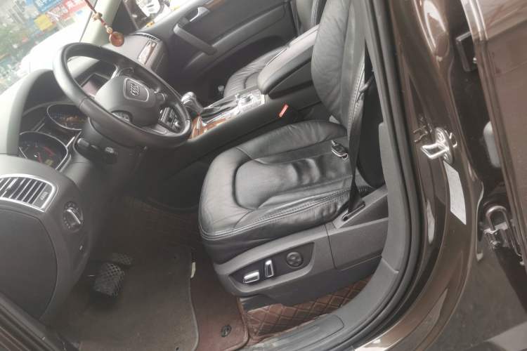 Used Audi Q7 2014 35 TFSI Sport Edition Left Front Seat