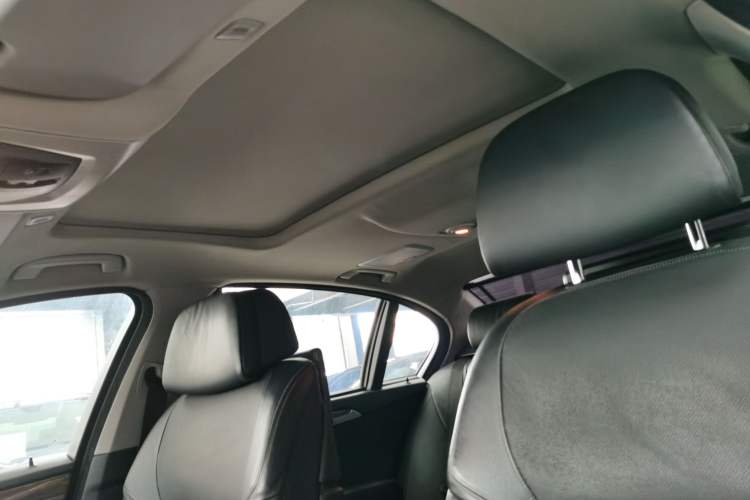 Used BMW 5 Series 2014 535Li Leading Model
