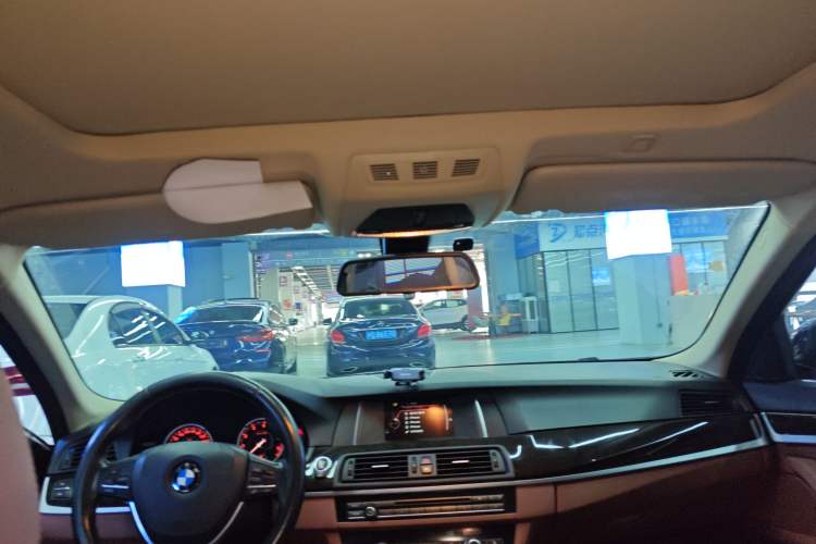 Used BMW 5 Series 2017 525Li Leading Model Headliner