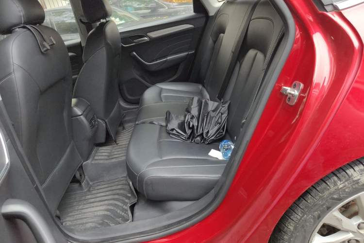 Used Roewe i6 New Energy 2017 45T Hybrid Connect & Smart Enjoyment Edition Left Rear Seat