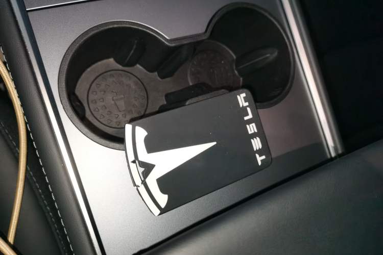 Used Tesla Model Y 2021 Standard Range Rear-Wheel Drive Version
