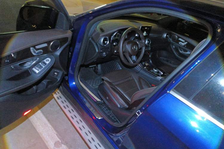 Used Mercedes-Benz GLC 2017 GLC 260 4MATIC Dynamic Edition Driver Seat