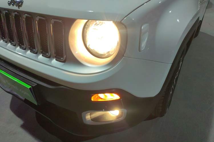 Used Jeep Renegade 2018 Connected Large Screen Version 180T Automatic Smart Version