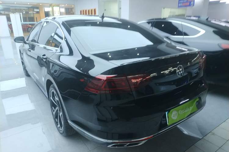 Used Volkswagen Magotan 2023 2 Million Units Limited Edition 330TSI DSG Leading Version
