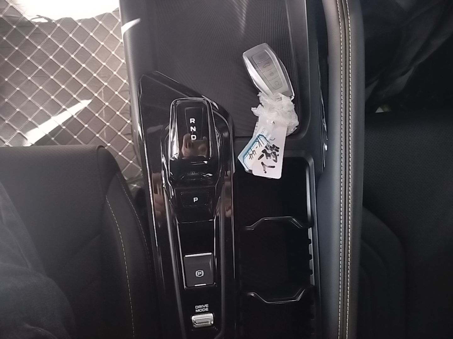 Geely Auto Coolray 2025 Bin Yue L 1.5T DCT Starlight Edition — снимка 16