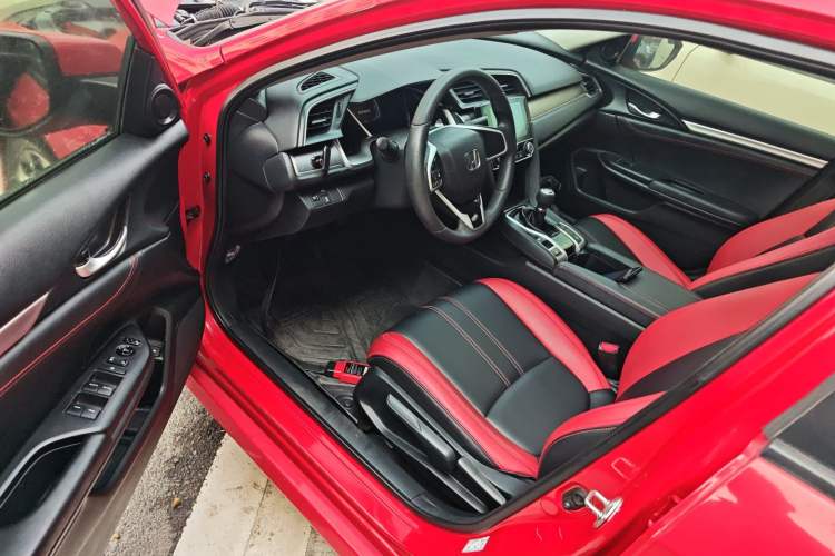 Used Honda Civic 2016 220TURBO Manual Luxury Edition
