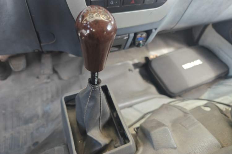 Used King Long Golden Way 2015 2.0L Value-Packed Practical Version 4G21B Gear Lever