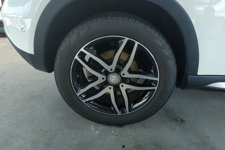 Used Mercedes-Benz GLA 2015 GLA 220 4MATIC Fashion Model Right Rear Wheel Hub