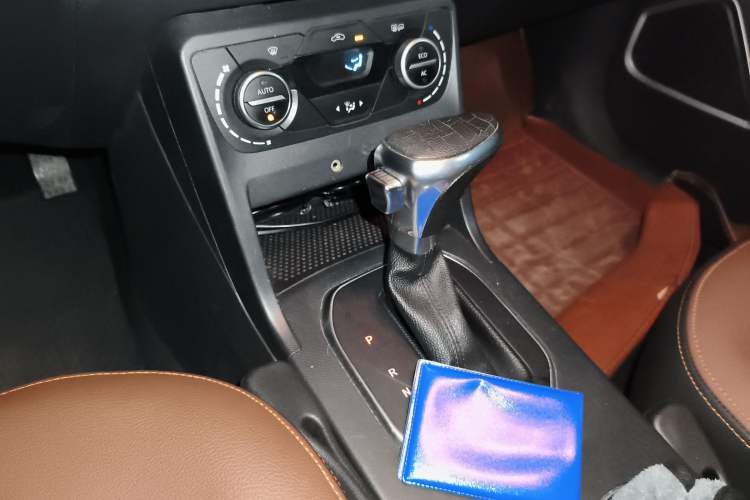 Used FAW Senya R7 2017 1.6L Automatic Smart Version
