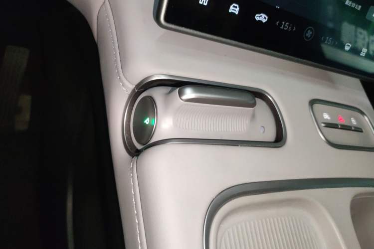 Used Nio EC6 2023 75 kWh Gear Lever