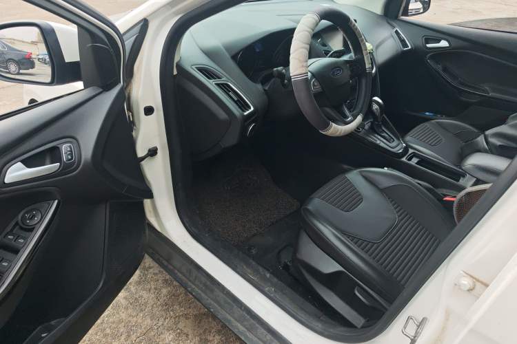 Used Ford Focus 2015 Sedan 1.6L Automatic Trend Model Driver Seat