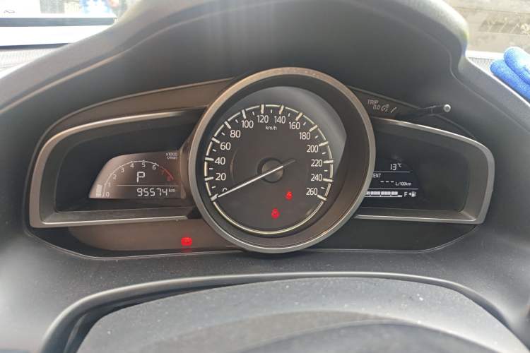 Used Mazda 3 Axela 2019 Cloud-Controlled Sedan 1.5L Automatic Luxury Model China VI Standard