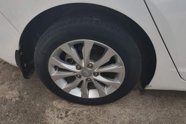 Used Hyundai Elantra (5th Generation / Langdong) 2016 1.6L Automatic Smart Version