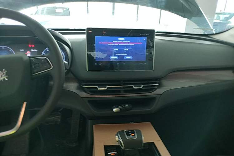 Used Hongqi E-QM5 2022 431 km Charge & Enjoy Edition
