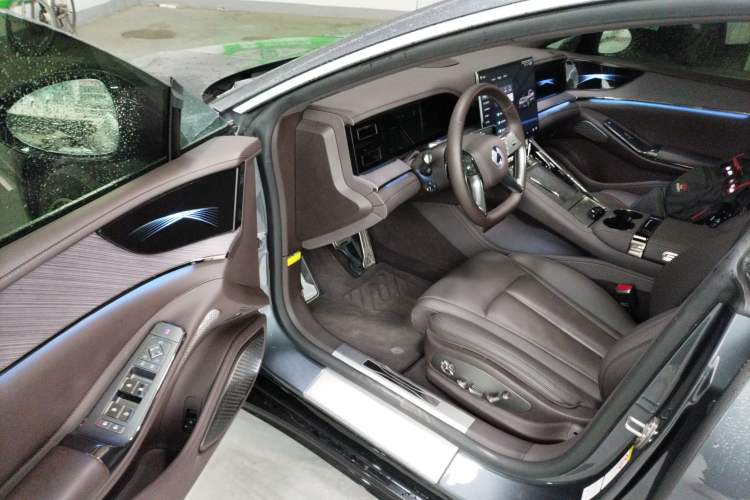 Used Denza Z9 2024 1100 km Four-Wheel Drive Max Version