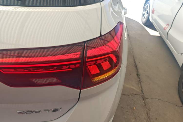 Used Volkswagen T-ROC 2020 230TSI DSG Two-Wheel Drive Advanced Version Right Rear Taillight