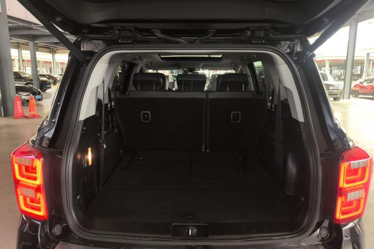 Used GAC Trumpchi GS8 2017 320T Four-Wheel Drive Luxury Smart Connectivity Version (7 Seats) Trunk