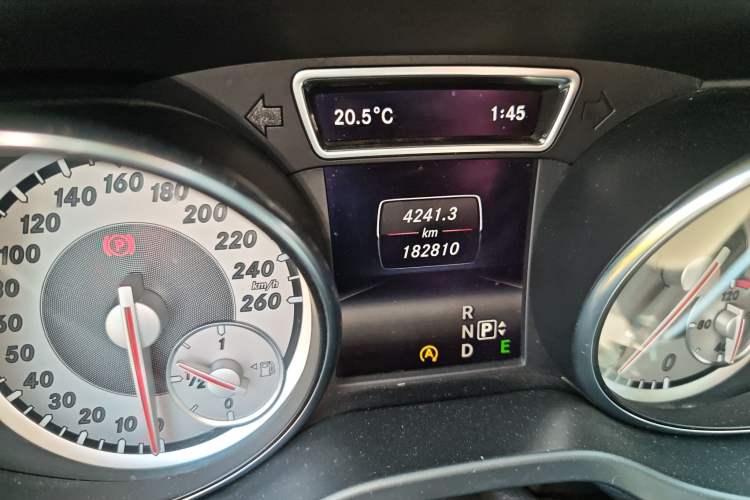 Used Mercedes-Benz GLA 2015 GLA 220 4MATIC Fashion Model