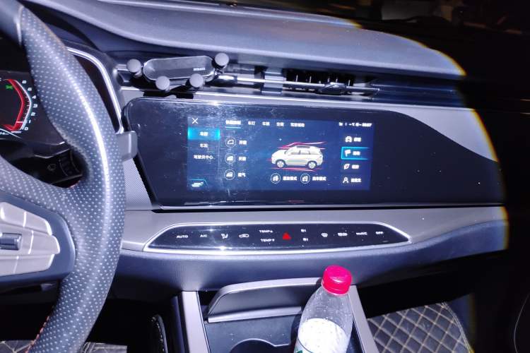 Used CHANGAN OSHAN X7 2021 1.5T Automatic Luxury Model Audio And AC Panel