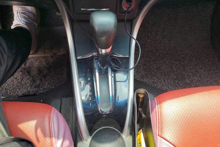 Used Honda Crider 2013 1.8L automatic luxury edition Gear Lever