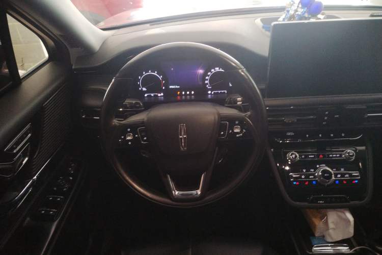 Used Lincoln Corsair 2021 2.0T Two-Wheel-Drive Luxury Edition Steering Wheel