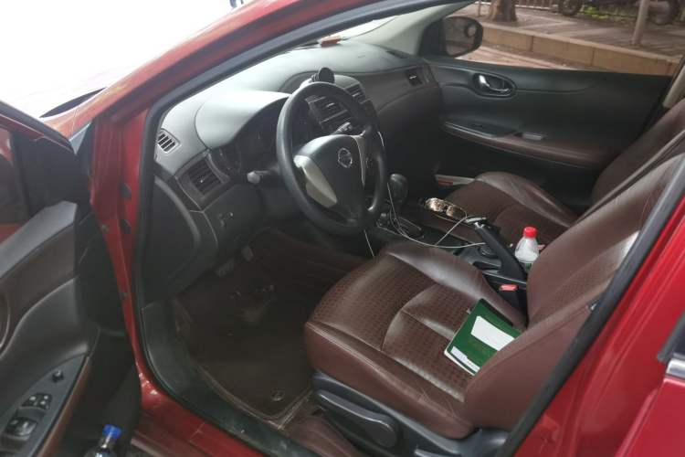 Used Nissan Tiida 2013 1.6L CVT Cool Cafe Edition Driver Seat