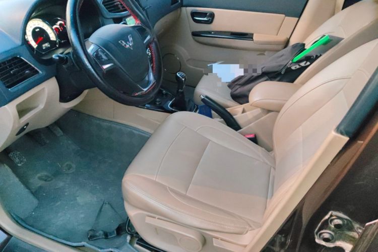 Used Wuling Hongguang 2014 1.5L S Comfort Model
