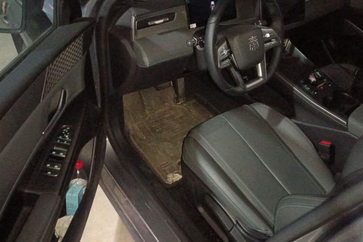 Used BYD Qin PLUS 2025 EV Smart Drive Edition 510KM Leading Model Driver Seat