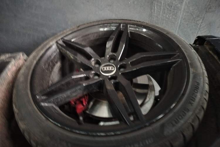 Used Audi A5 2020 Cabriolet 40 TFSI Fashion Edition China VI Emission Standard Left Front Wheel Hub