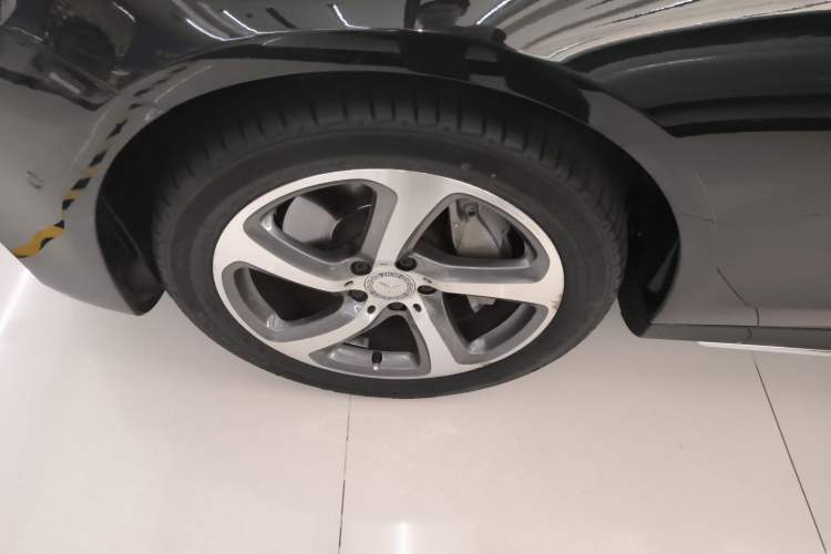 Used Mercedes-Benz E-Class 2017 E 300 L Sporty and Stylish Model