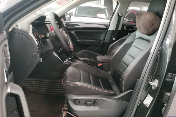 Used Volkswagen Tayron 2019 330TSI Two-Wheel-Drive Luxury Version China V Emission Standard
