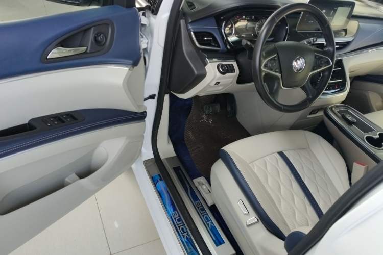 Used Buick GL8 2021 Land Cruiser Executive Class 652T Luxury Model
