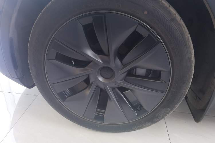 Used Tesla Model Y 2024 Rear-Wheel-Drive Version
